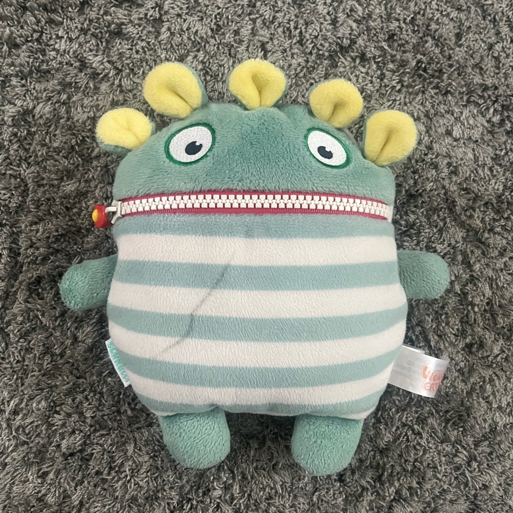 Gerd Hahns Worry Eaters Schnulli Plush Eats Your Worries Green Stripes Zipper